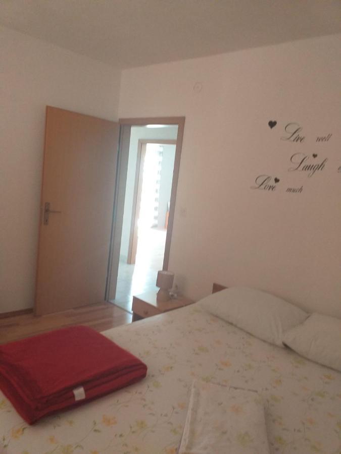 שיבניק Apartment Darinka מראה חיצוני תמונה